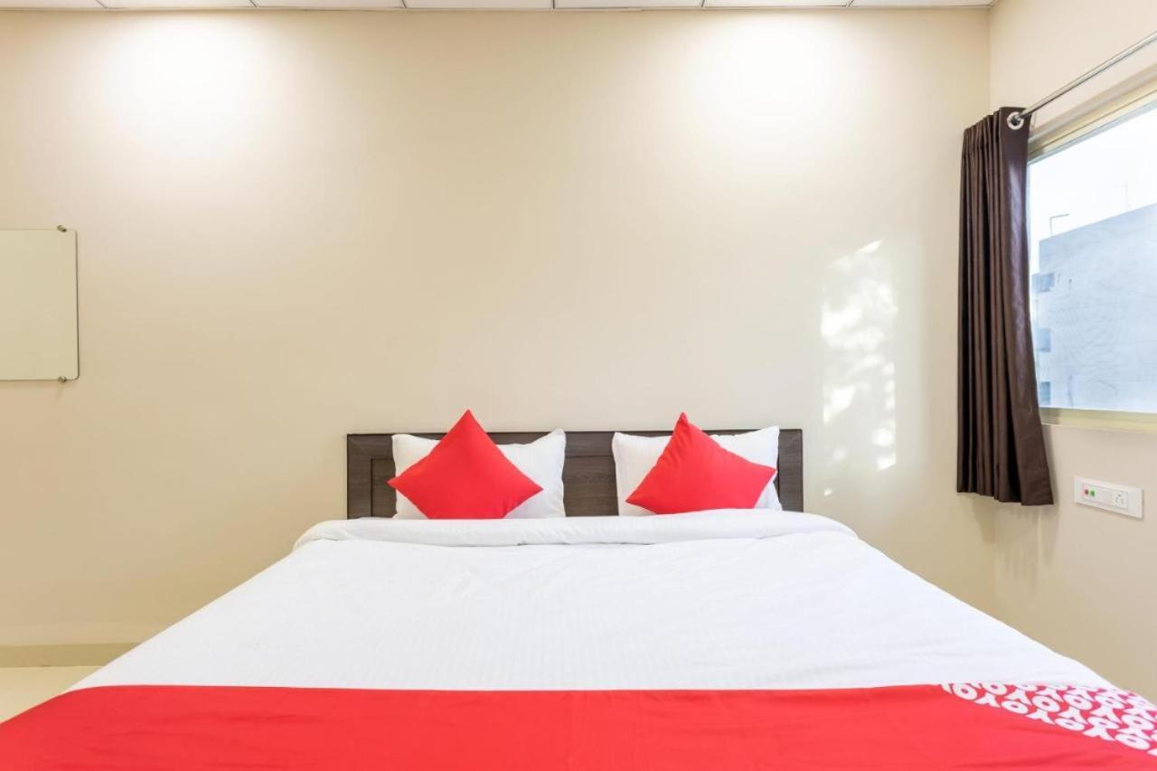 Jagtara Residency Hotel Индор Екстериор снимка
