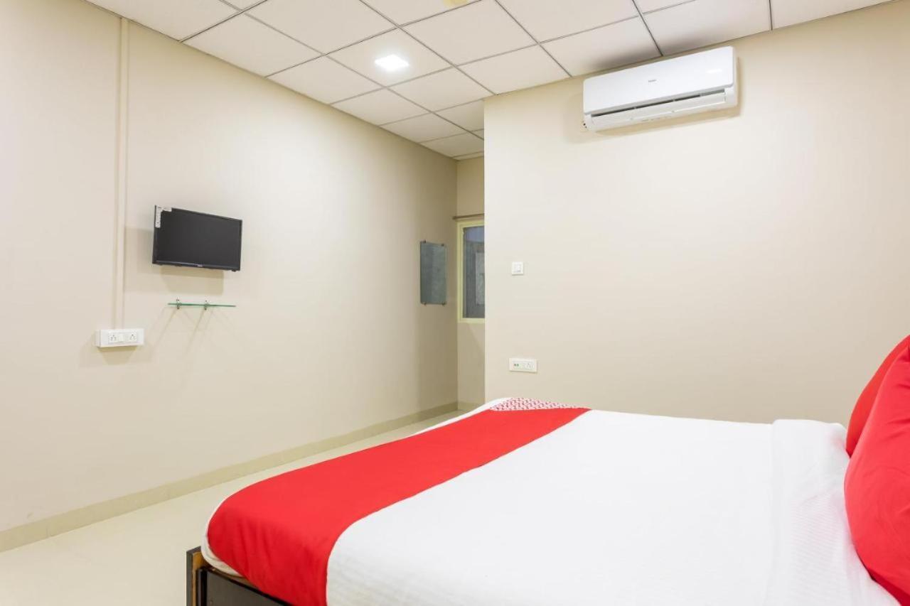 Jagtara Residency Hotel Индор Екстериор снимка