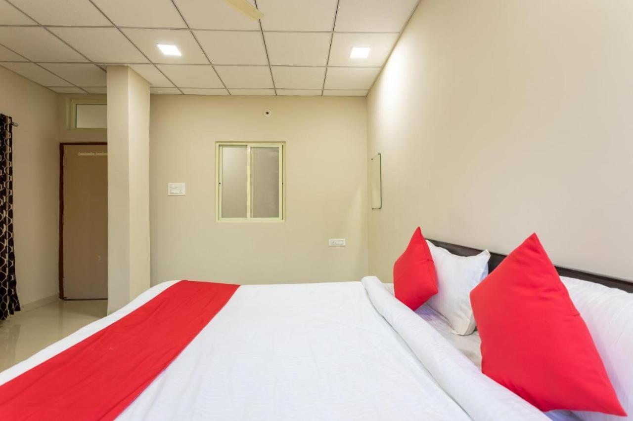 Jagtara Residency Hotel Индор Екстериор снимка