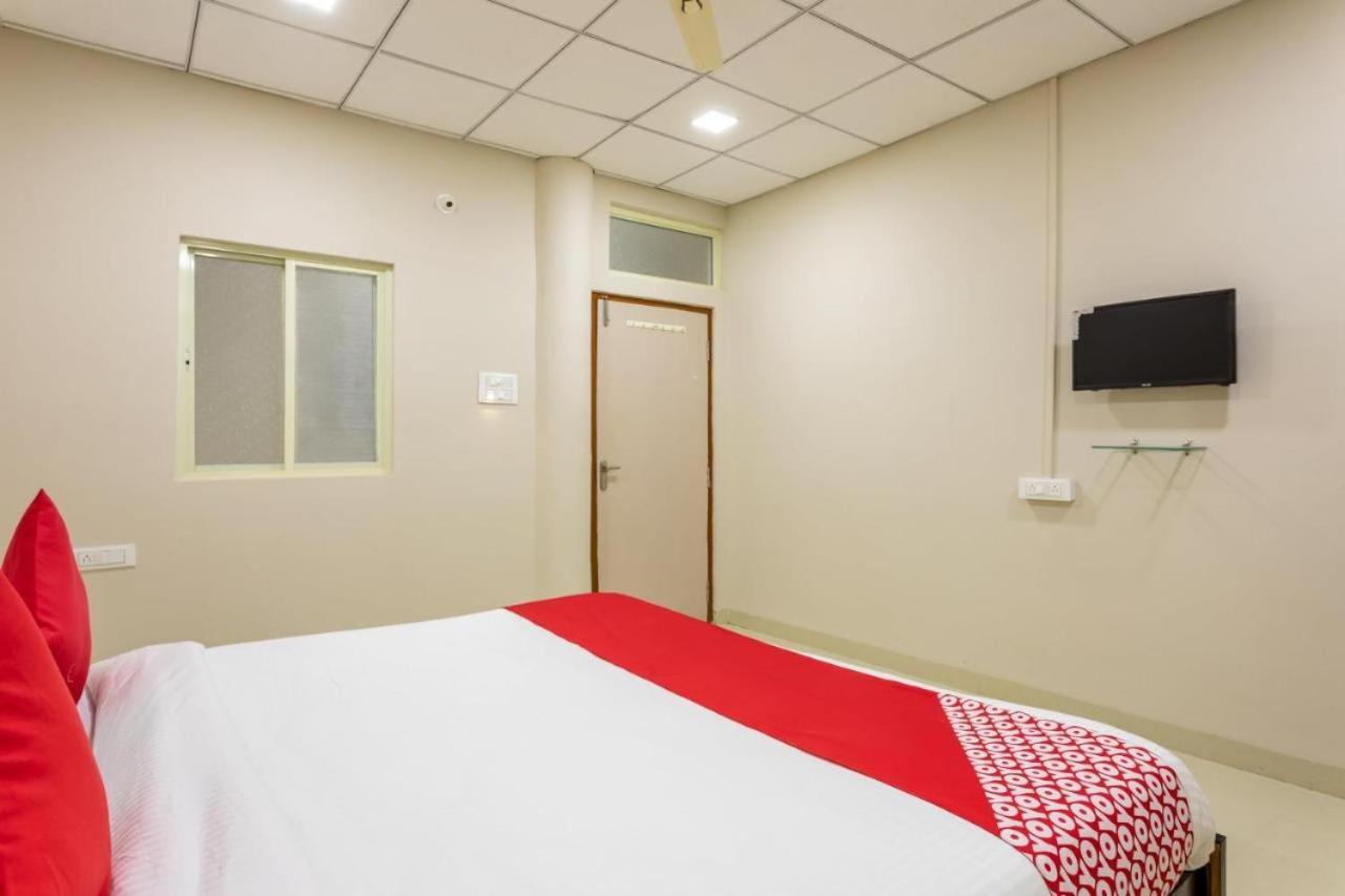 Jagtara Residency Hotel Индор Екстериор снимка