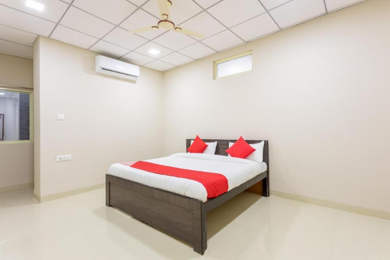 Jagtara Residency Hotel Индор Екстериор снимка